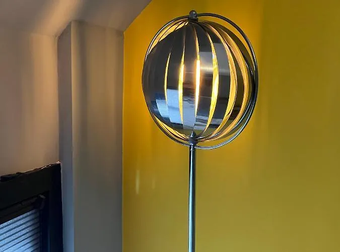 Tatil Evi Bijzonder Stadshuis Met Diepe Moderne Tuin. *