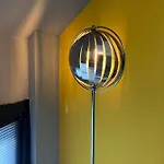 Hébergement de vacances Bijzonder Stadshuis Met Diepe Moderne Tuin. *